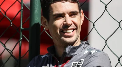 Meia do São Paulo parou de jogar por problema no coração mas...parou mesmo? 1