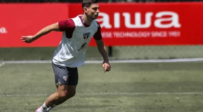 A decisão ocorre em meio à reformulação do elenco para a sequência da temporada e à busca d...