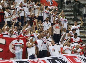 Torcedores já cobram técnico do São Paulo por desempenho fraco 1