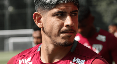 Agradeço a todos os meus companheiros, comissão técnica, funcionários e diretoria pelo respei...